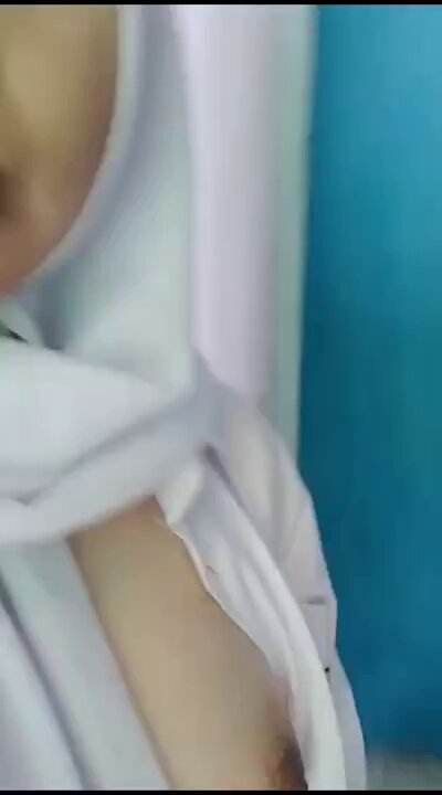 dede emeshh lagi belajar main pake timun