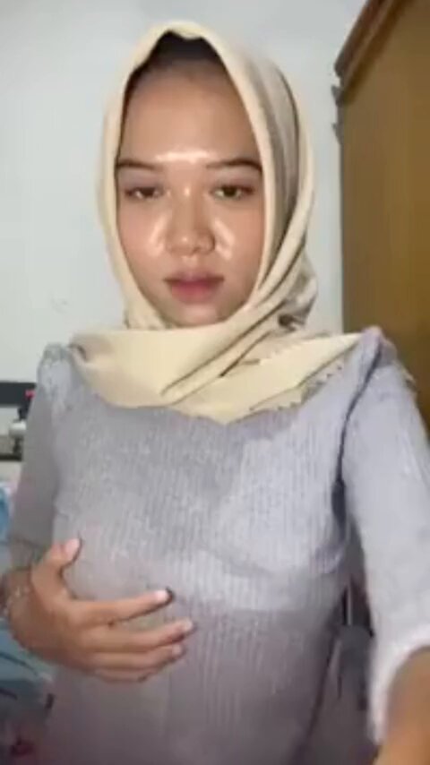 jilboobs binal diminta buat video colmek sama pacarnya